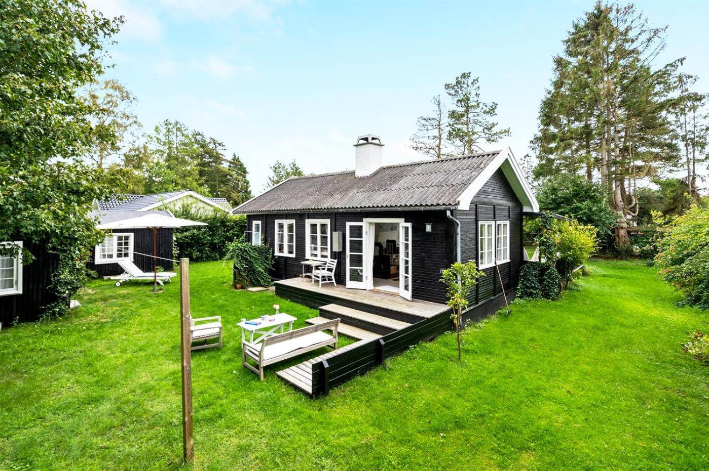 Idyll Summer House In Hornbaek Vila Exterior foto