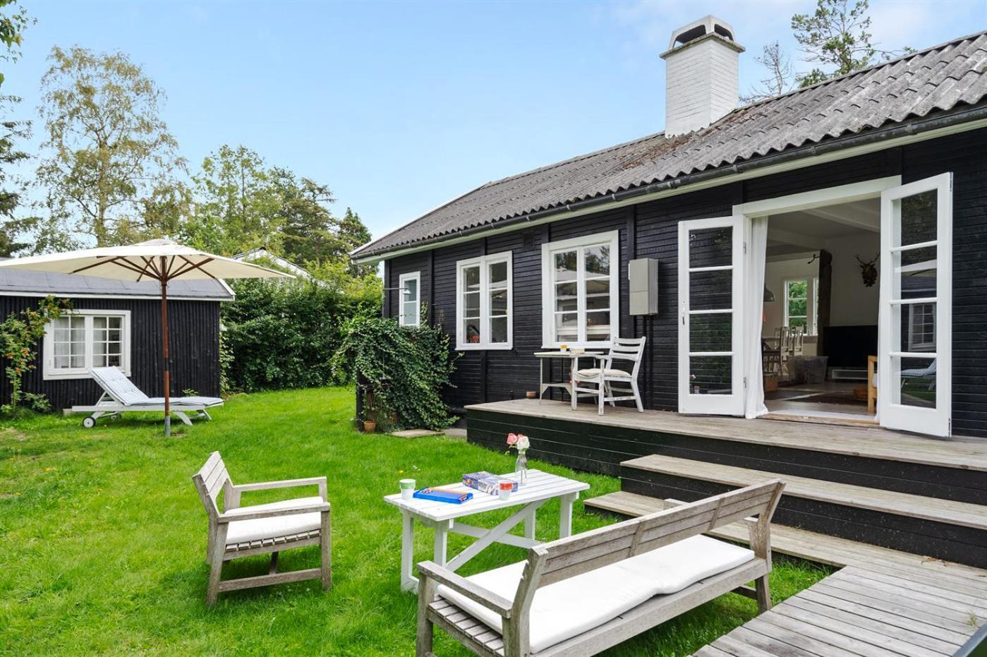 Idyll Summer House In Hornbaek Vila Exterior foto